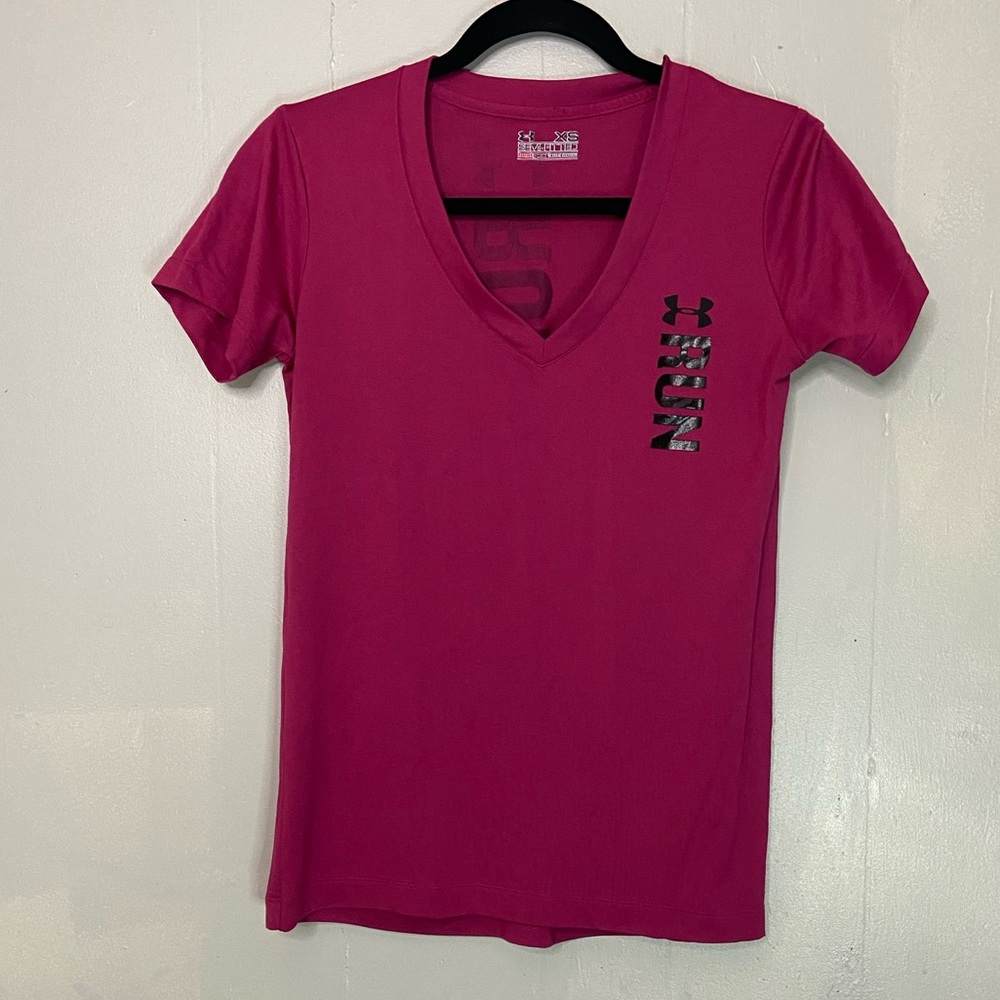 Under Armour Women’s Size XS - Semi-Fitted V-Neck Running T shirt